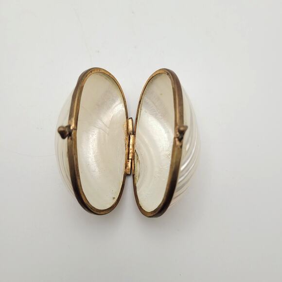 Antique Victorian Mother of Pearl Shell Trinket Box Brass Hinged Jewelry Holder - Picture 5 of 9
